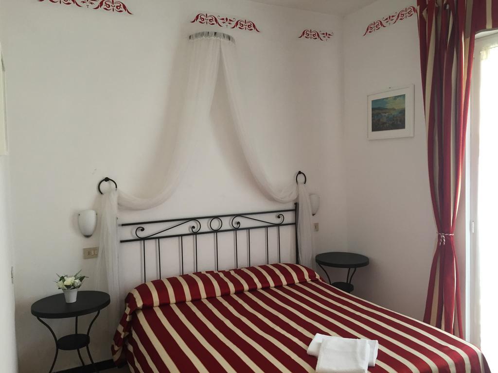 Hotel Villa Elle Лоано Экстерьер фото