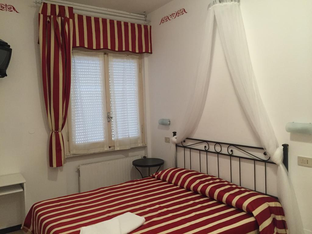 Hotel Villa Elle Лоано Экстерьер фото